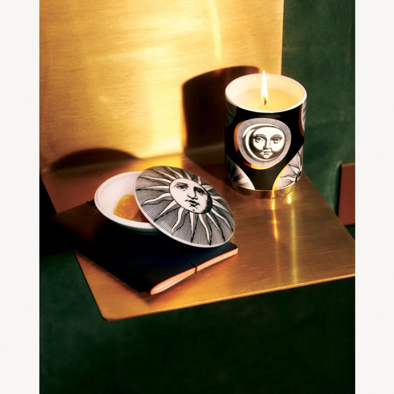 FORNASETTI - Candela Profumata 'Soli e Lune' Fragranza Immaginazione