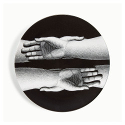 FORNASETTI - Piatto Mani Bianco/Nero